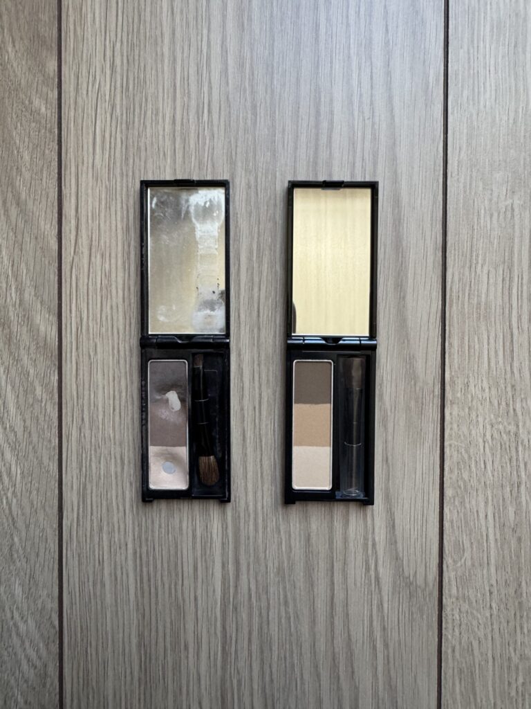 ケイト デザイニングアイブロウ3Dの旧カラーEX-5と新カラーEX-4の比較写真。色味の違いを並べて確認。